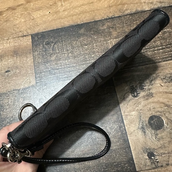 Coach Signature Jacquard Continental Wallet - Picture 4 of 7